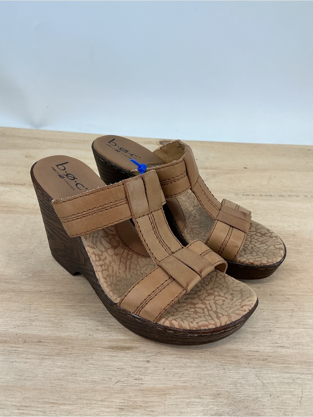 b.o.c. Tan Wedge Slide Sandals Size 9